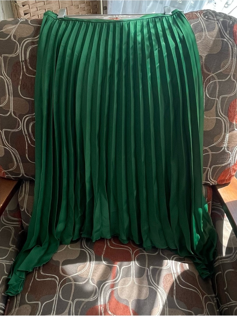 Gorgeous Elegant Banana Republic Sheen Emerald Green Pleated Asymmetrical Skirt